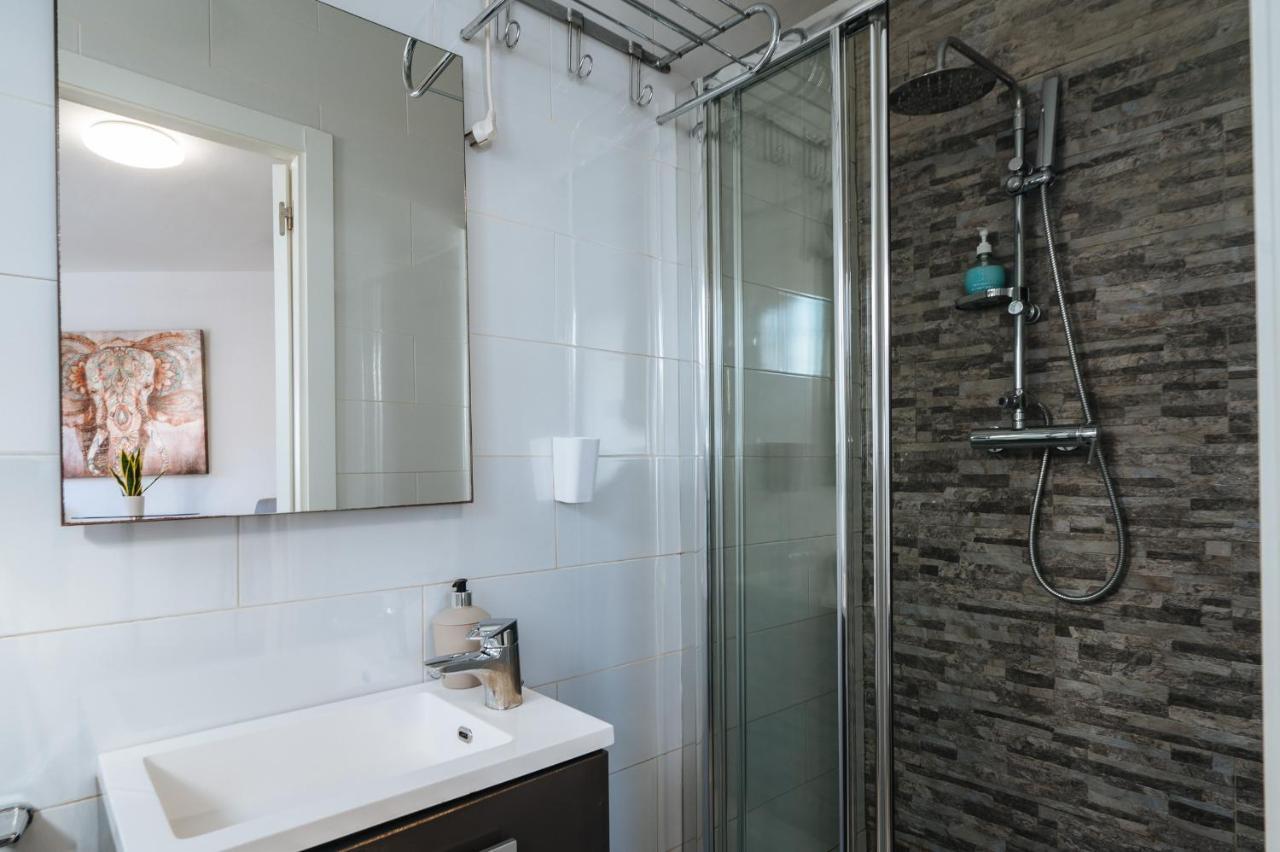 Atico Lujo Junto A La Catedral. Giralda Apartman Sevilla Kültér fotó
